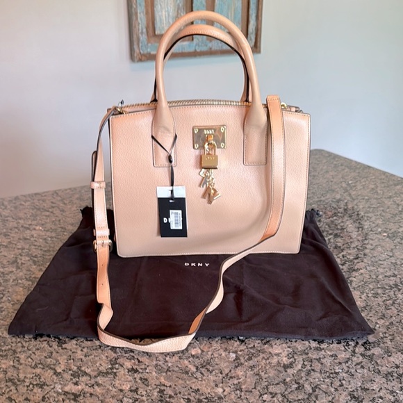 DKNY Elisa Tan Leather tote Handbag NWT - Picture 1 of 16